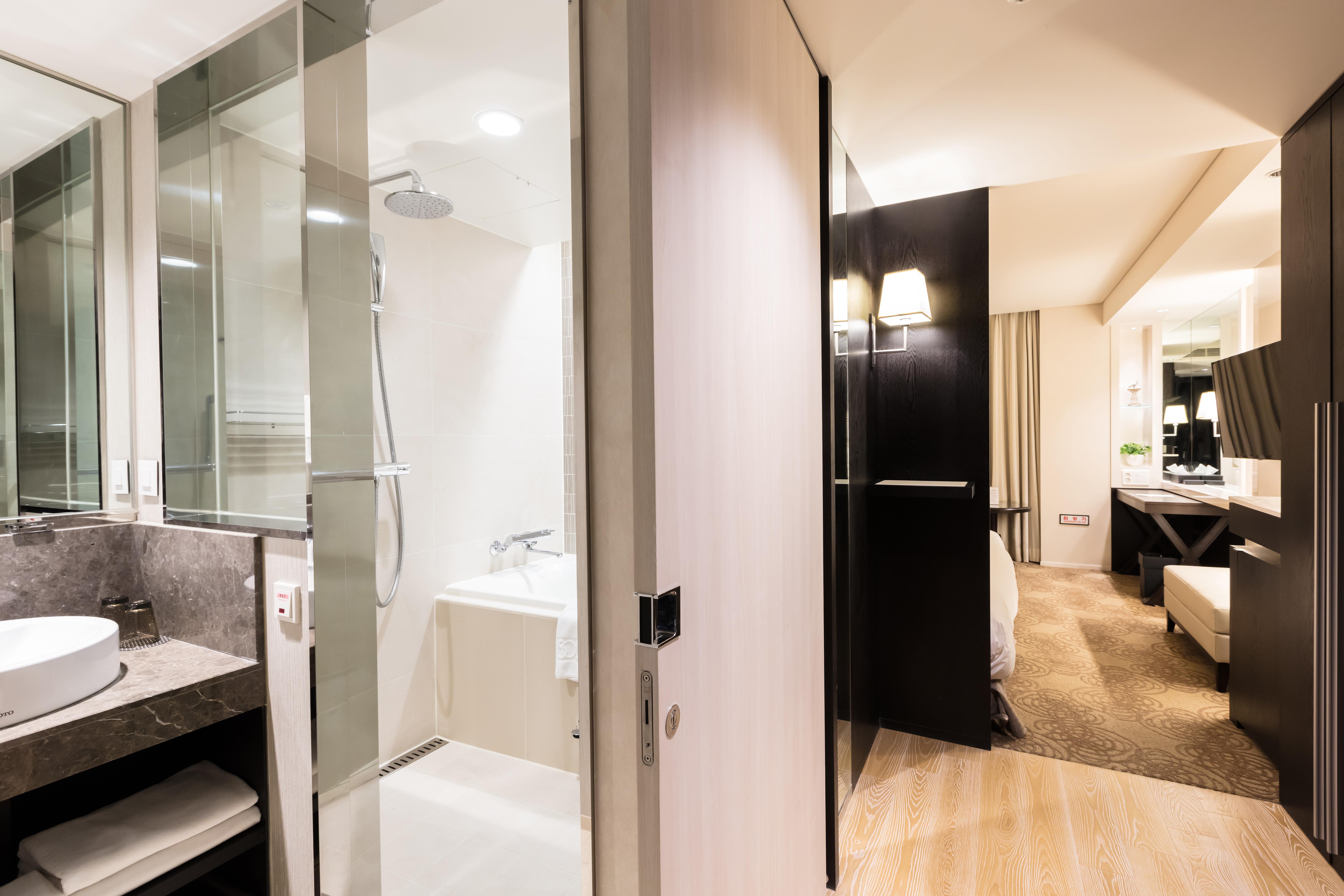 Solaria Nishitetsu Hotel Seoul Myeongdong Екстериор снимка