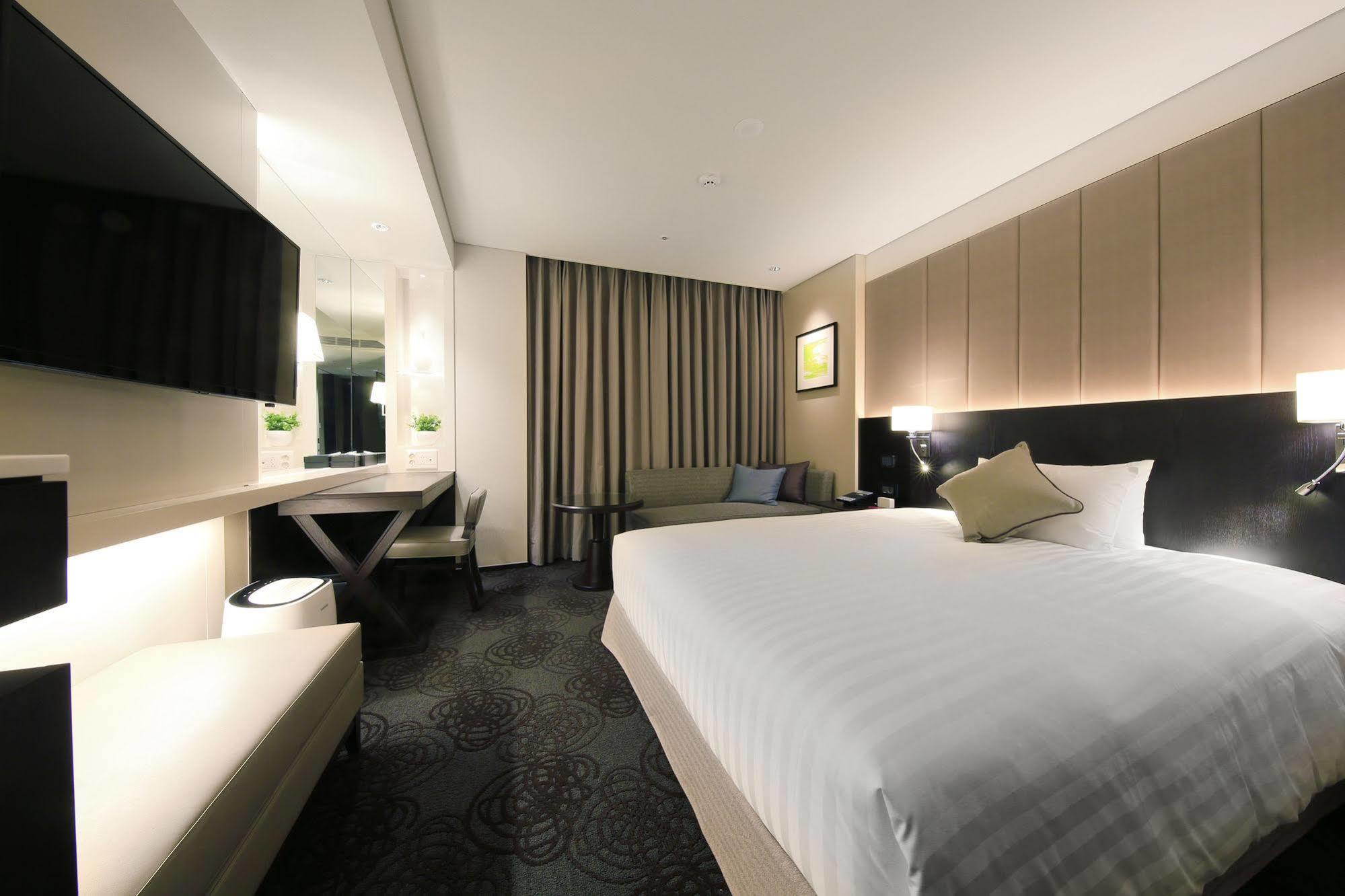 Solaria Nishitetsu Hotel Seoul Myeongdong Екстериор снимка