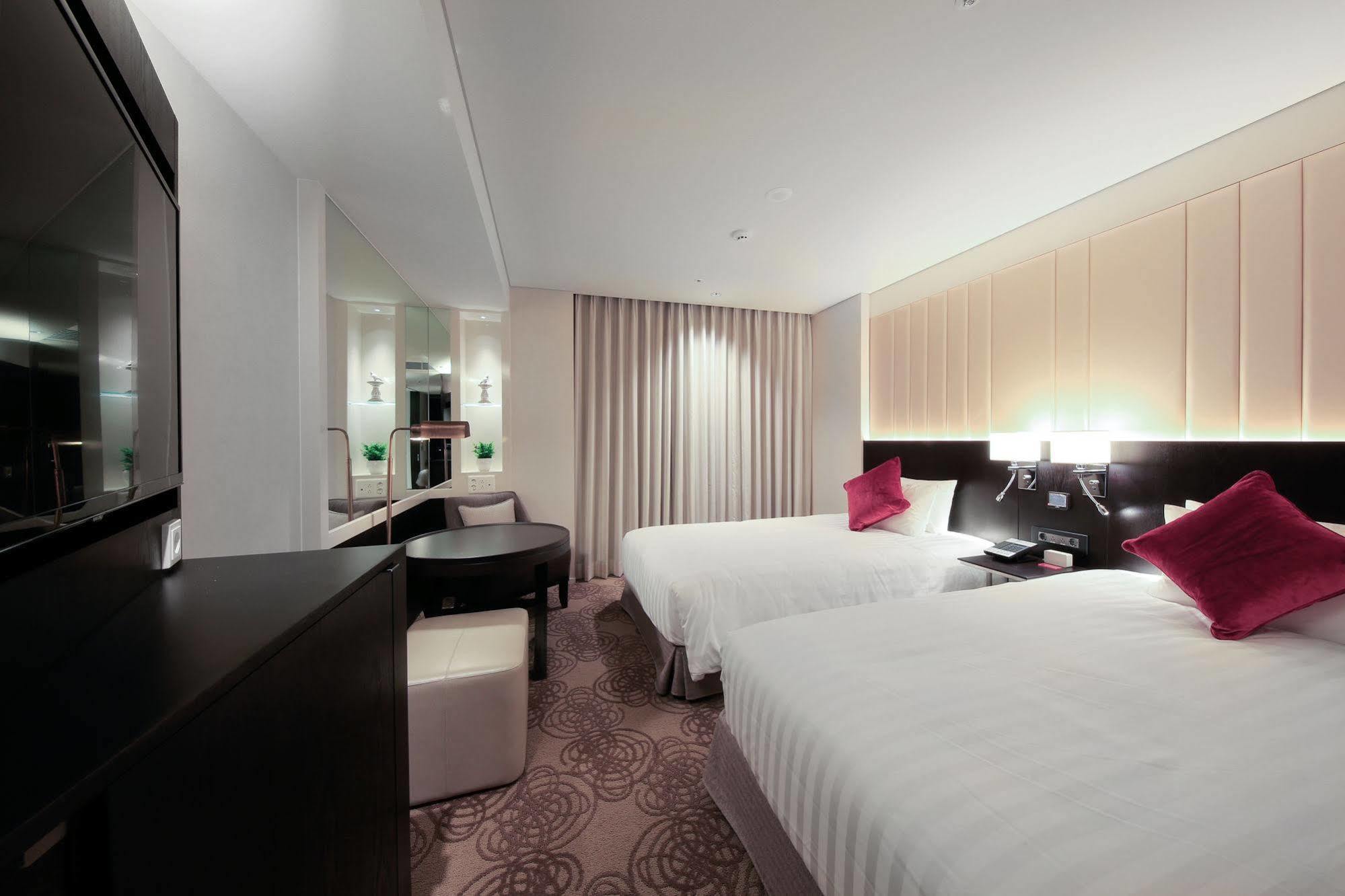 Solaria Nishitetsu Hotel Seoul Myeongdong Екстериор снимка