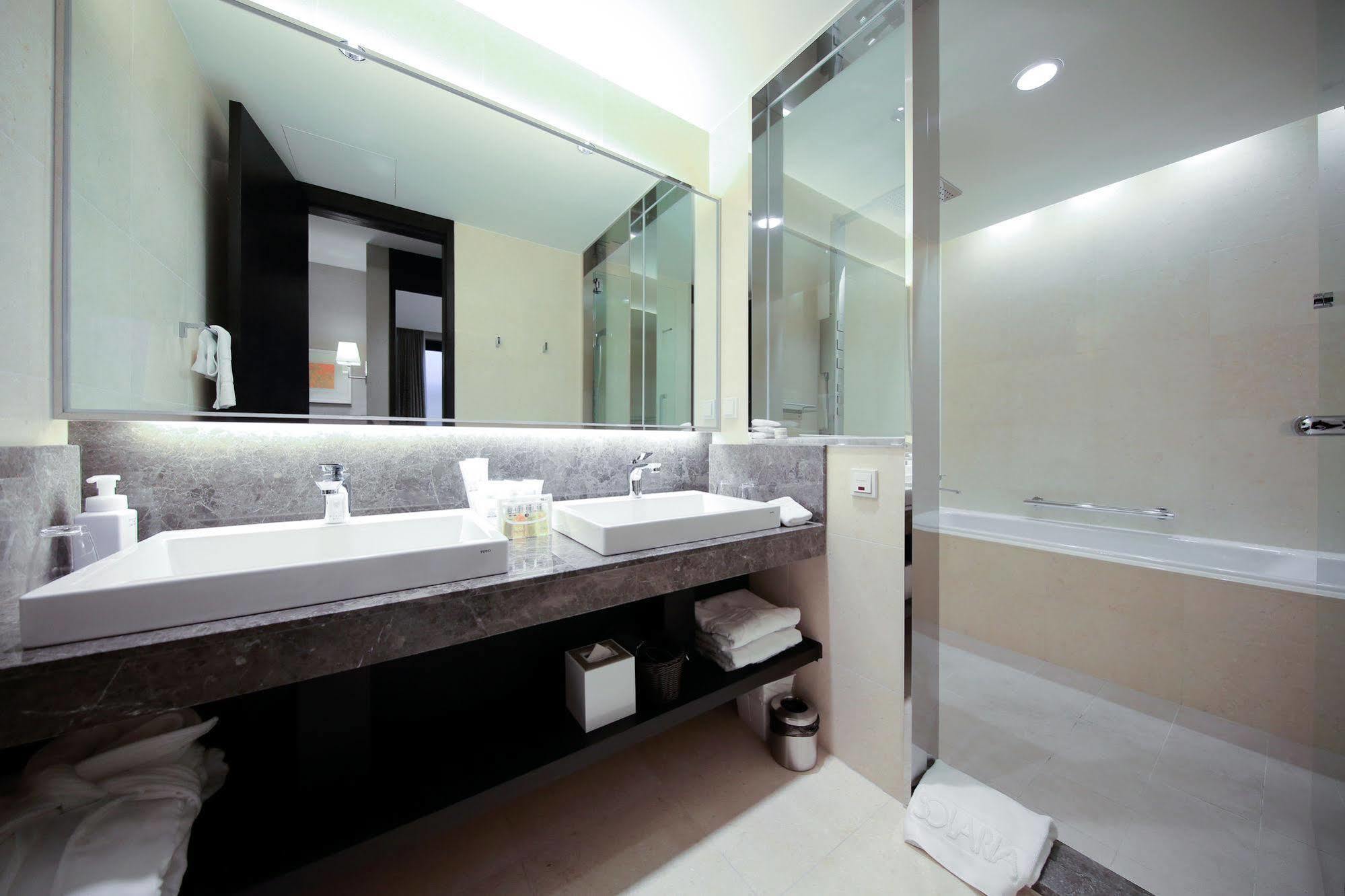 Solaria Nishitetsu Hotel Seoul Myeongdong Екстериор снимка